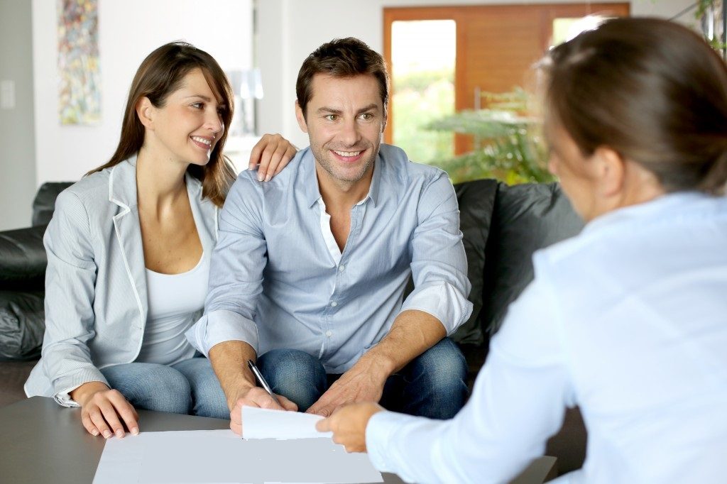 Why mutual fund is considered a safe and easy investment option?