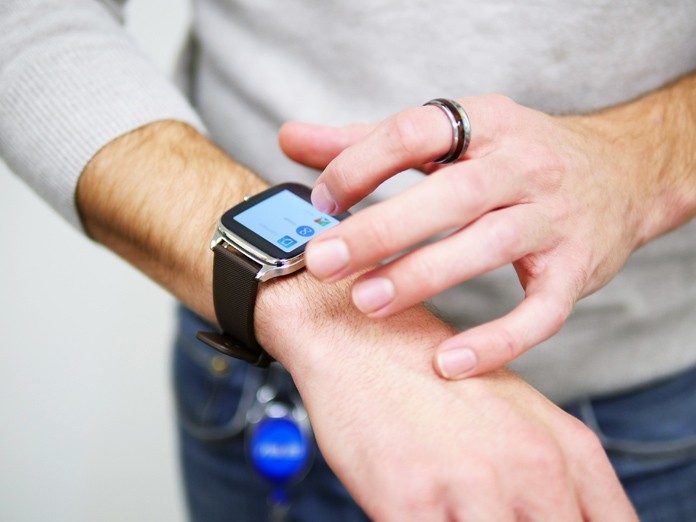 Smartwatches in UAE- How to Start the Acquisition Journey?