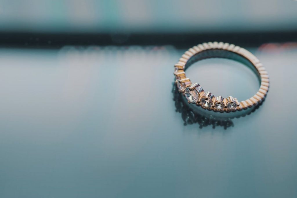 Make This Holiday Season Romantic with the Best Diamond Rings