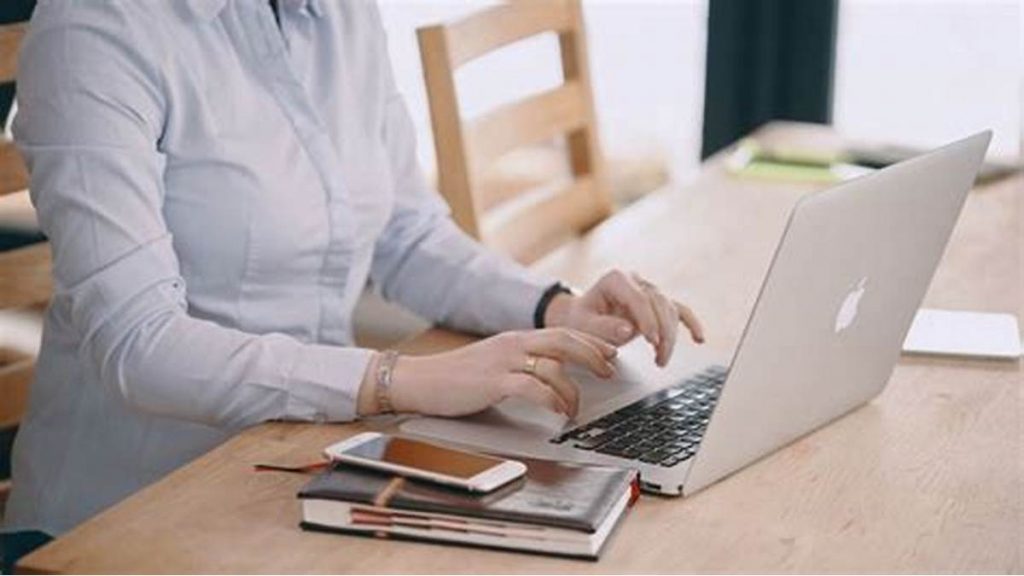 What Are Hybrid Funds and How to Select the Best One for You?