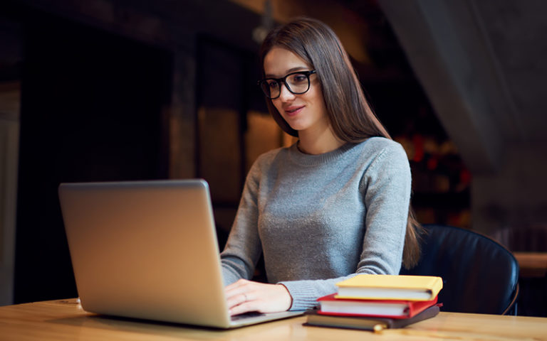 What Are Some of The Things to Consider While Sending Money From UAE to The USA