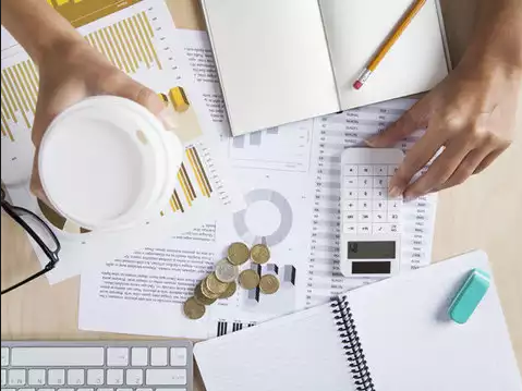 Savings Vs Fixed Deposit – Which one is for you?