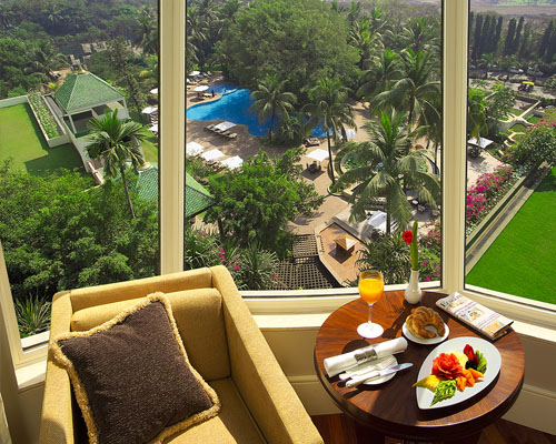 Travel smart with these expert tips to reduce your expenses
